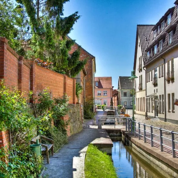 Hotel am Markt Altentreptow, hotel in Groß Teetzleben