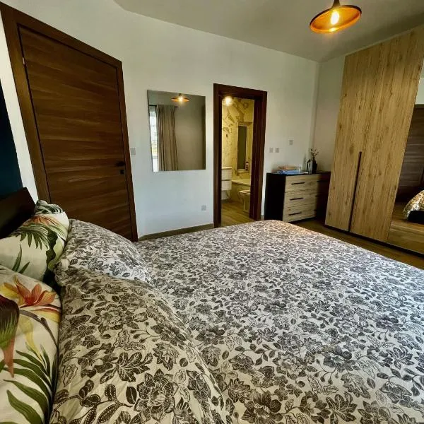 Airport Accommodation Bedroom with Bathroom Self Check In and Self Check Out Air-condition Included, hotel en Mqabba