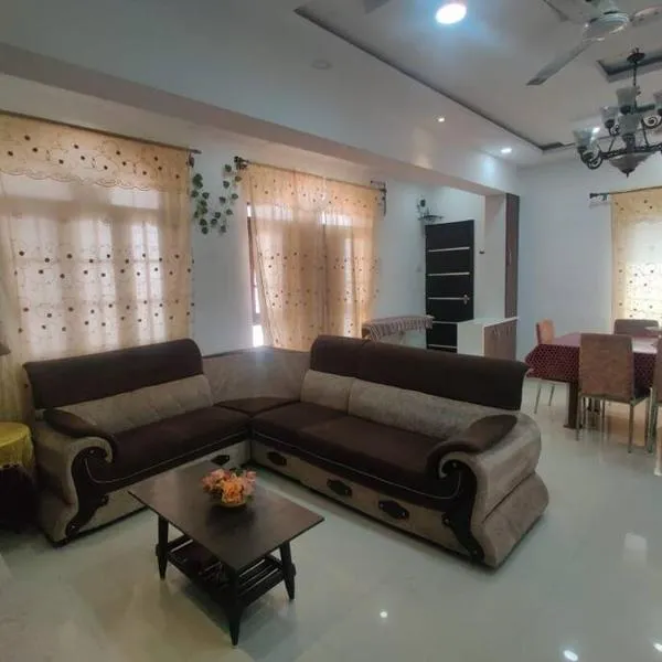 Stylish Penthouse Apartment - ATITHI ESTATE, hotel in Hyderabad