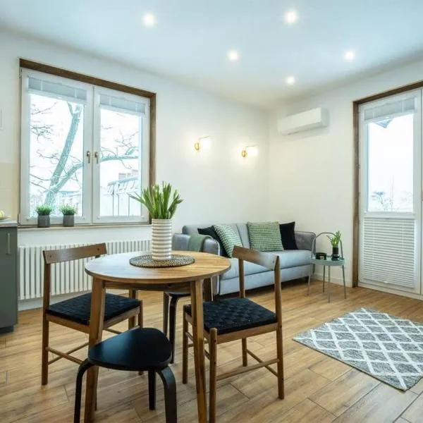Zegrze Lake Nowy Apartament z widokiem na jezioro, hotel v destinaci Zegrze