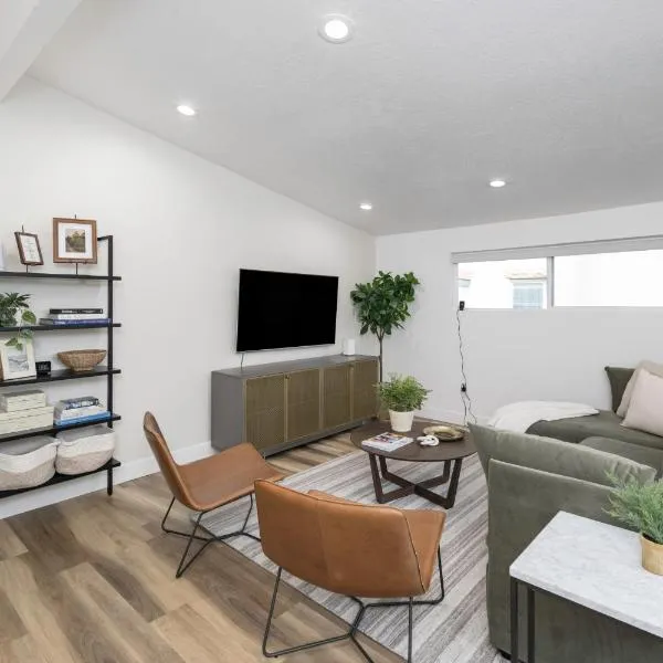 Renovated 2BR 1BA Flat Walkable to 25th Street, hotel u gradu Ogden