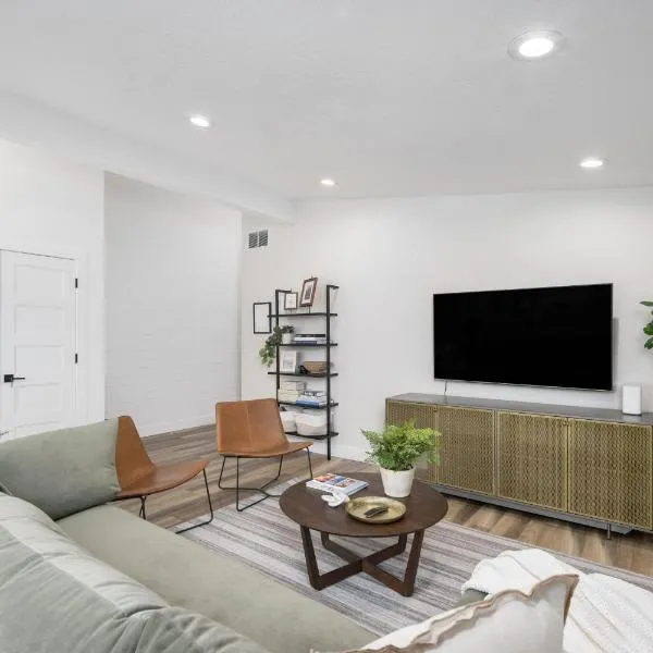 Light-Filled Modern Flat Near 25th Street Fun, hotel em Ogden