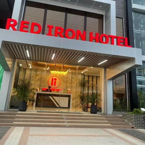 Red Iron Hotel, hotel u Kalbajogu