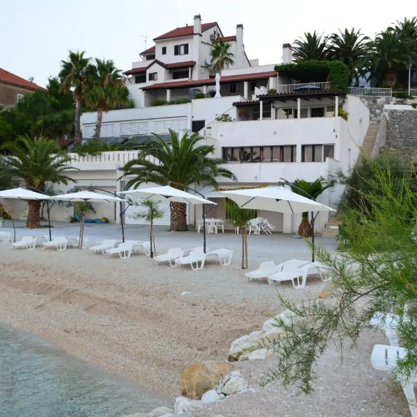 Beach Villa Bozikovic, hotell i Podstrana