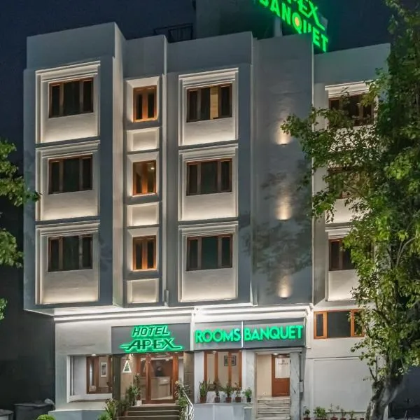 Hotel Apex, hotel in Surat