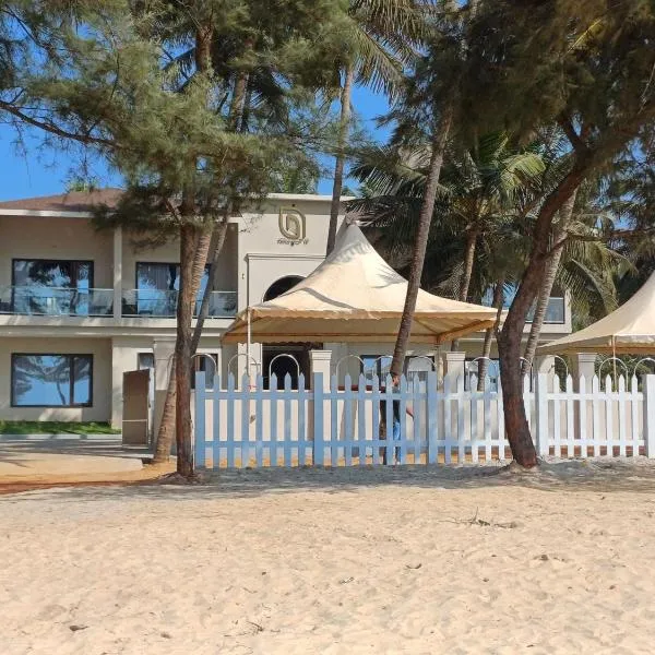 Nautical 9 Beach Retreat, hotel in Chittadi