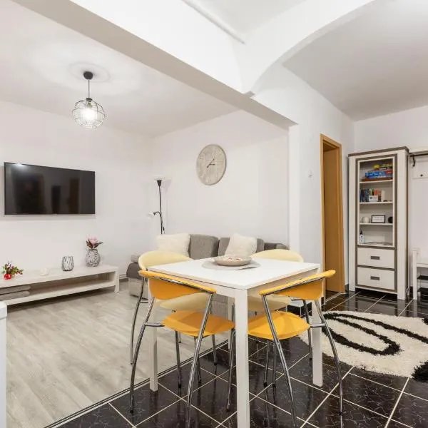 Apartament Alexandru - central, hotel in Mediaş