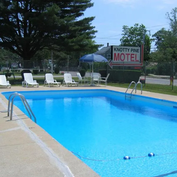 Knotty Pine Motel, hotel a Salisbury