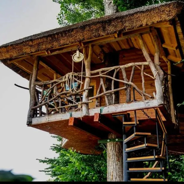 Dom na strome v Panoráma Parku, hotel en Nezbudská Lúčka