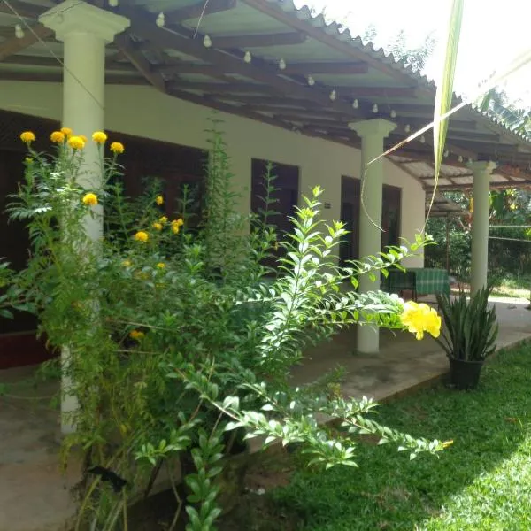 Green Valley Home stay, hotel v destinaci Talpe