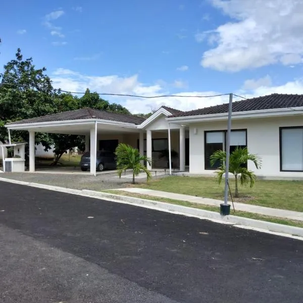 LA PRIMAVERA, hotel in Rincón Tapia