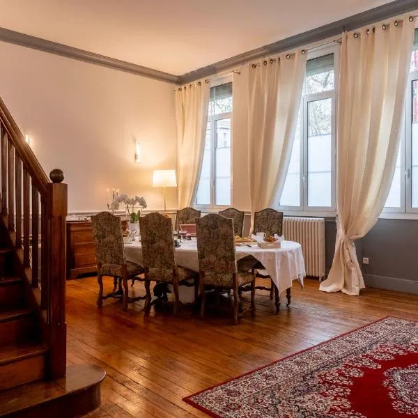 Chambre cosy spacieuse- Centre-Ville, hotel in Villeneuve-sur-Lot