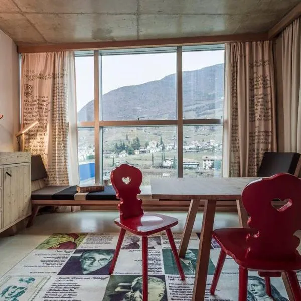 Dichterstube im Living Kampill, hotel in Bolzano