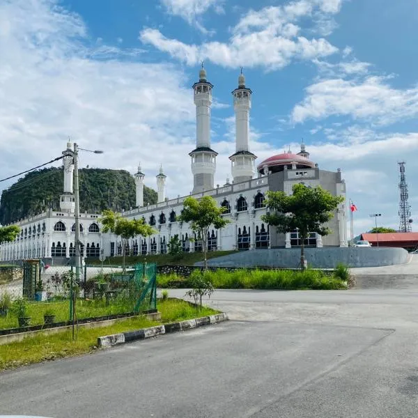 LH SUITE HOMESTAY Gua Musang- Masjid Mekah, hotel di Gua Musang