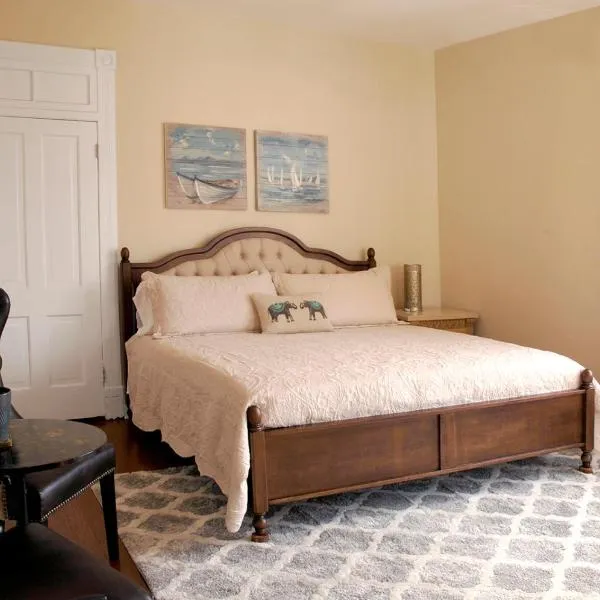 MayLi Place Luxury King Suite Downtown St Augustine, hotel v destinaci St. Augustine