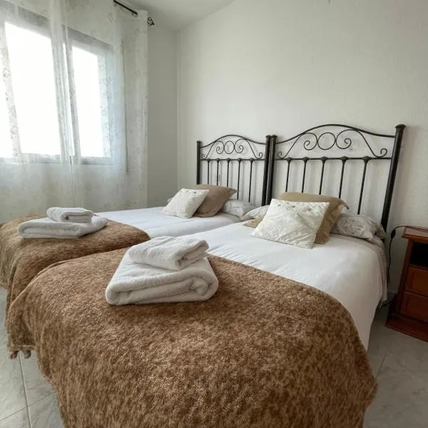 APARTAMENTO PURI, hotel v destinaci Candeleda