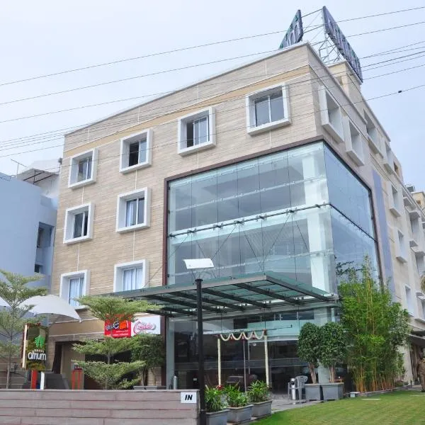 Hotel Atrium, hotel di Kavundappādi