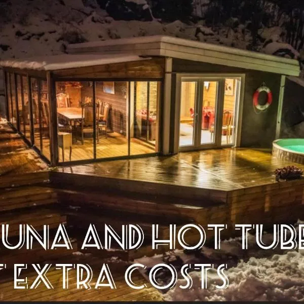 Sea view Holmestrand sauna and hot tube appartment, hotel v destinaci Holmestrand