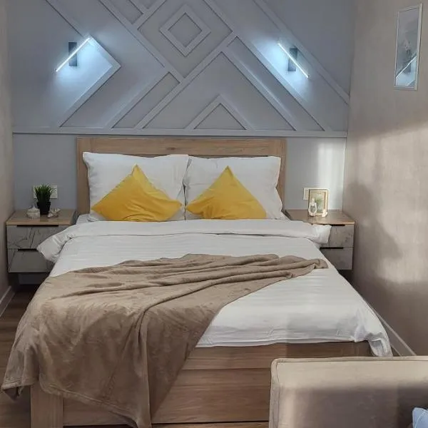 Lux Home Astana, hotel in Ustʼ-Kamenogorsk