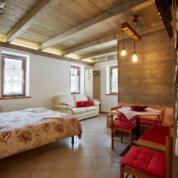 Casa Vacanza Comelico Dolomiti Appartamento Comfortspace, hotell i San Nicolò di Comelico