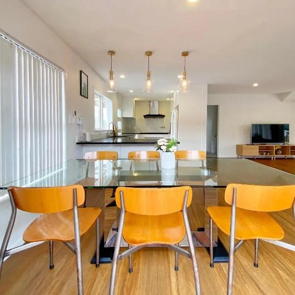 오클랜드에 위치한 호텔 Browns Bay Spacious Retreat- near Beach & Shopping