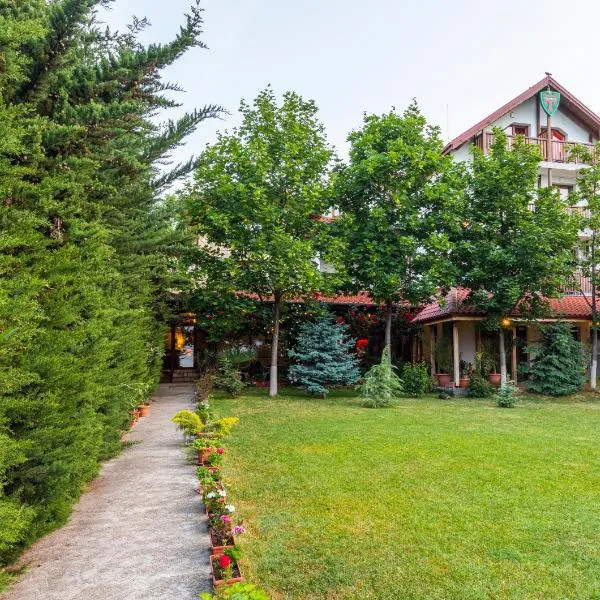 Семеен хотел Къща Тодорови, хотел в Старозагорски Бани