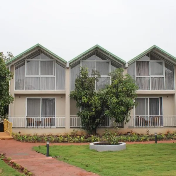 Mango Leaf Lake Resort, hotel in Ādoli