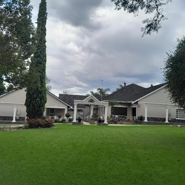 Longtom Farm Guesthouse, hotel em Lydenburg