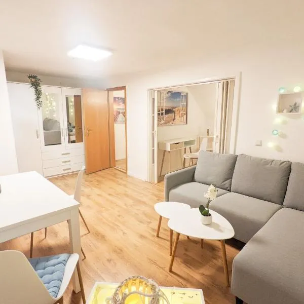 H6 -Urlaubsmagie- Wohnung für 3 mit Pool & Terrasse – hotel w mieście Sebnitz