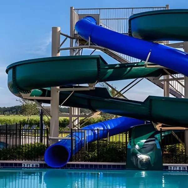 Storey Lake home close to Disney and other parks, hotel in Kissimmee