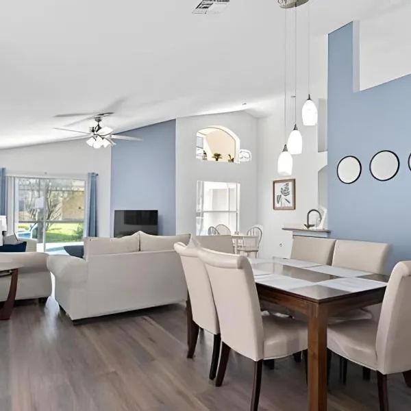 Quiet house with pool on a Top golf course, отель в городе Хайнс-Сити