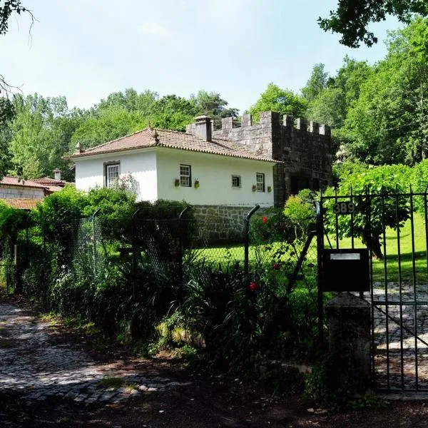 Casa de Travassos, hotel din Luzim