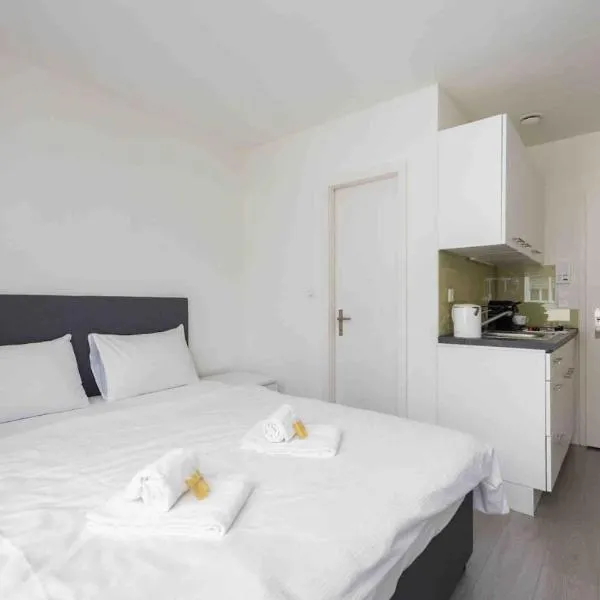 Urban Oasis with Queen Bed and View BE-33, hotel in Zürich