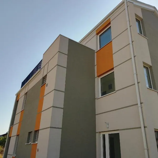 July's Guest House, hotel v Primorsku