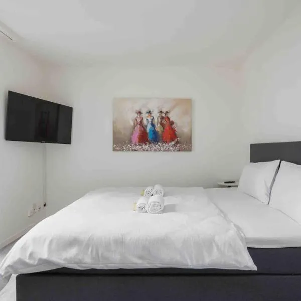 Urban Oasis with Queen Bed and View BE-29, hotel in Zürich