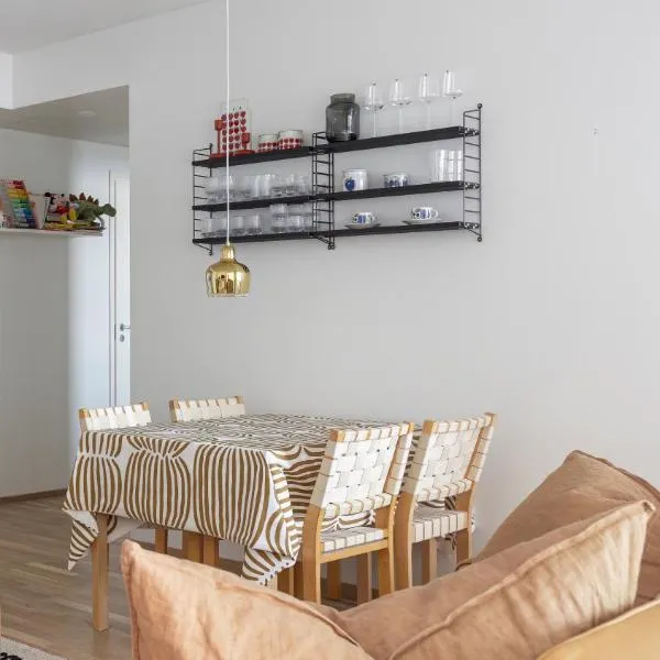 Top, cozy, lakeside, sauna and free indoor parking, khách sạn ở Tampere