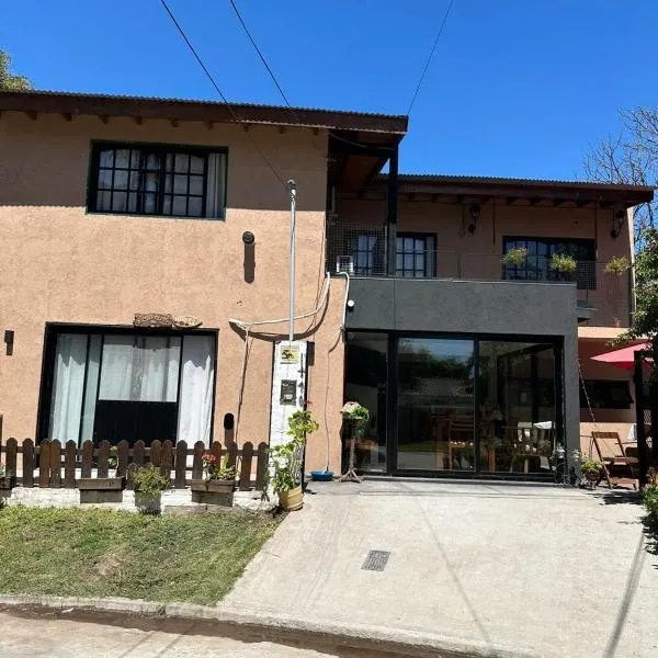 Hospedaje posada en Ezeiza, hotel em Laferrere