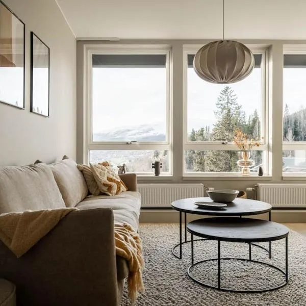 Chic Are Apt for 6 Ski-in-Ski-out with Sauna, hotel in Åre