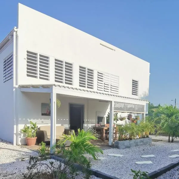Guesthouse Fuik、ウィレムスタッドのホテル
