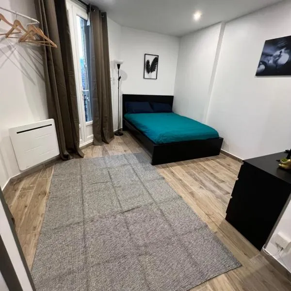 Studio spacieux refait à neuf (4), hotel en Saint-Ouen