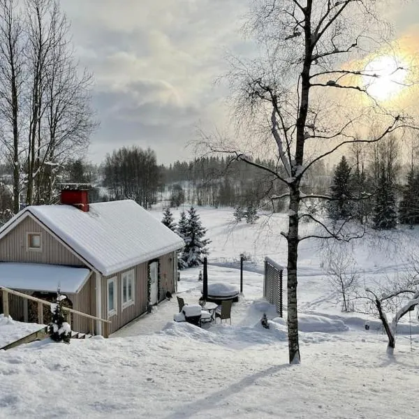 Romantic cottage with sauna，位于波尔沃的酒店