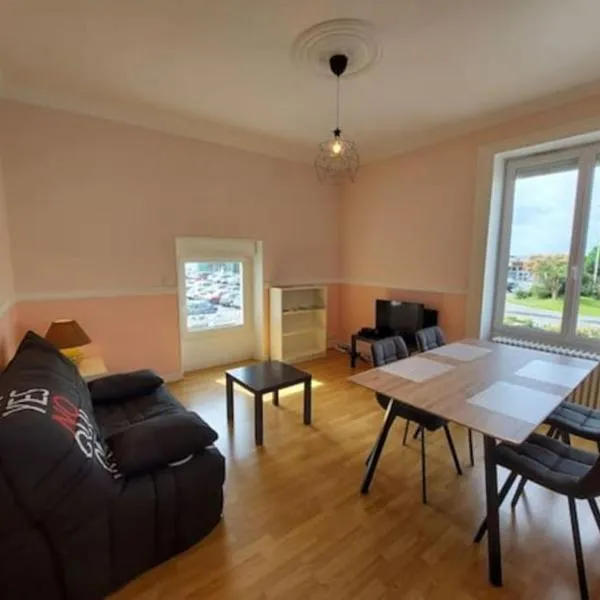 Granville : appart. vue mer proche centre ville，位于格朗维尔的酒店