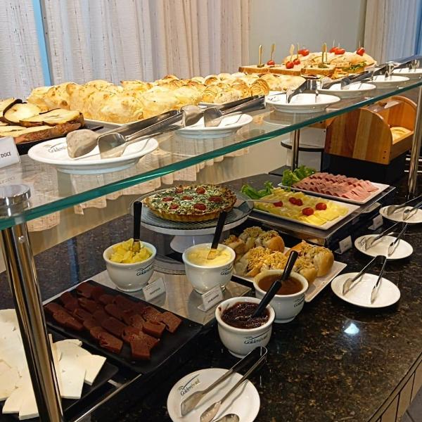 Golden Hotel - O MAIS CENTRAL - Pet Friendly - Foto 3