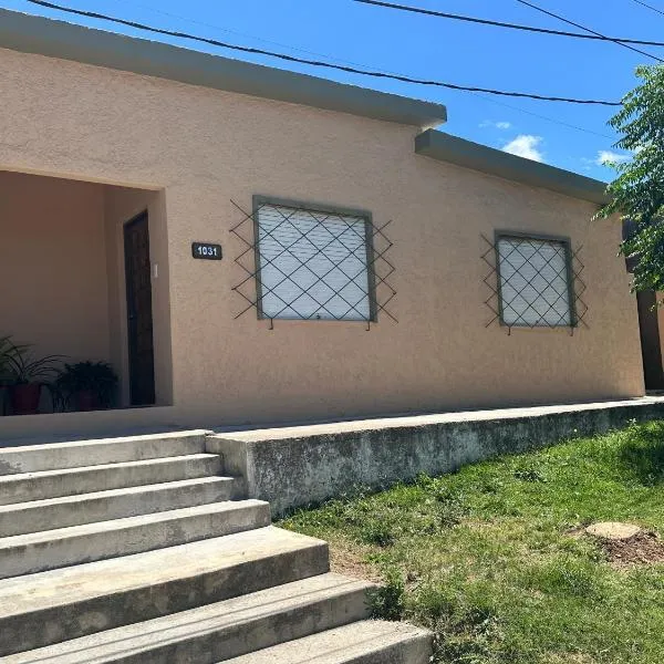 Casa independiente con estufa a leña, hotel in Minas