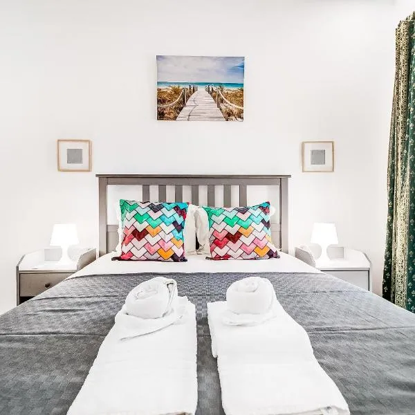 157 A - Charming Santos Apartment wPatio