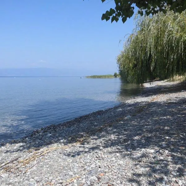 Viesnīca BATO Rooms pilsētā Peštani