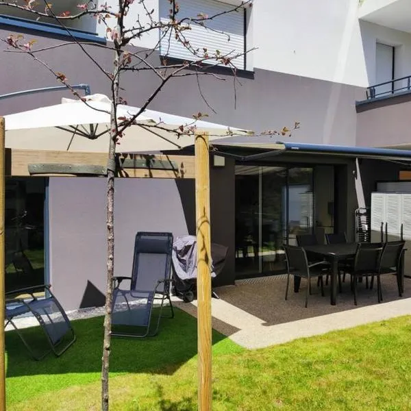 TI YUSA Appartement Jardin à Concarneau、コンカルノーのホテル