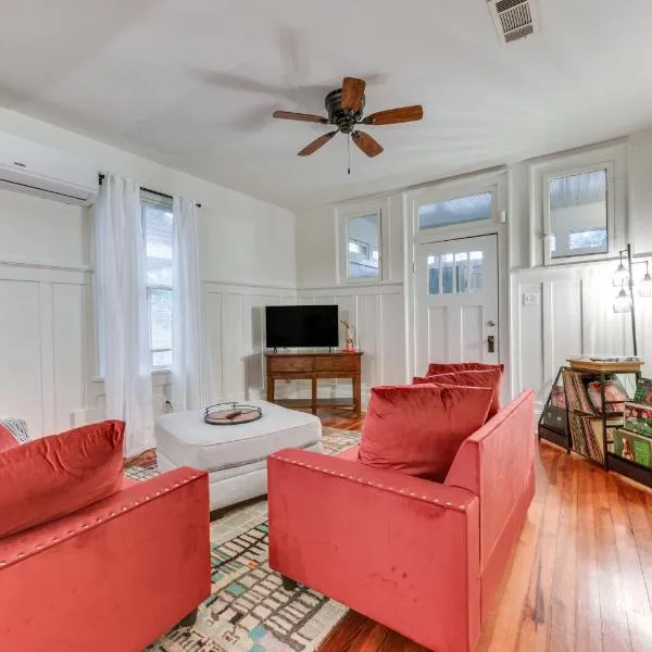 Baton Rouge Cottage with Fenced Yard Near Downtown!, hotel in Baton Rouge
