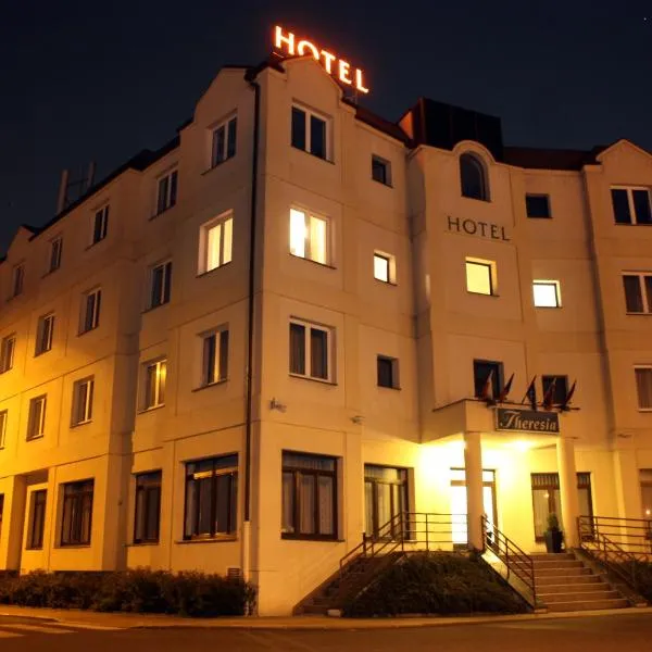 Hotel Theresia, hotel in Miskovice