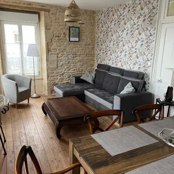 Appartement 3 Pièces Bord de mer Place du 6 Juin, hotel v destinácii Arromanches-les-Bains